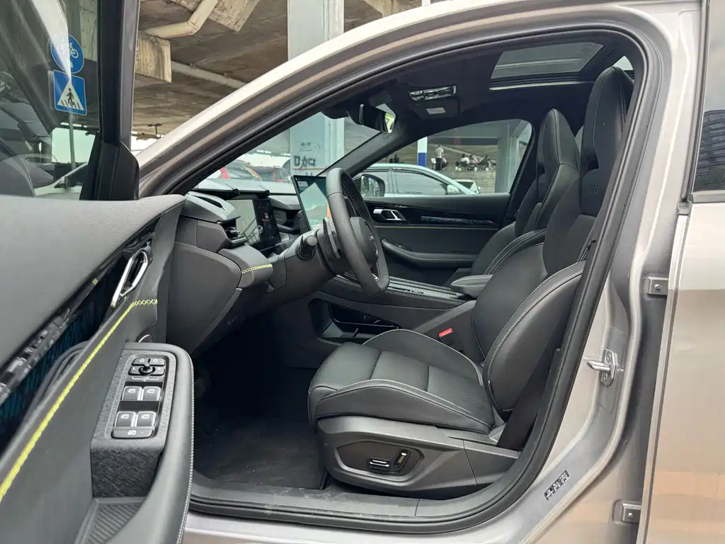Lynk & Co 03 2026 1.5TD DCT Halo купить на сайте DeffCars