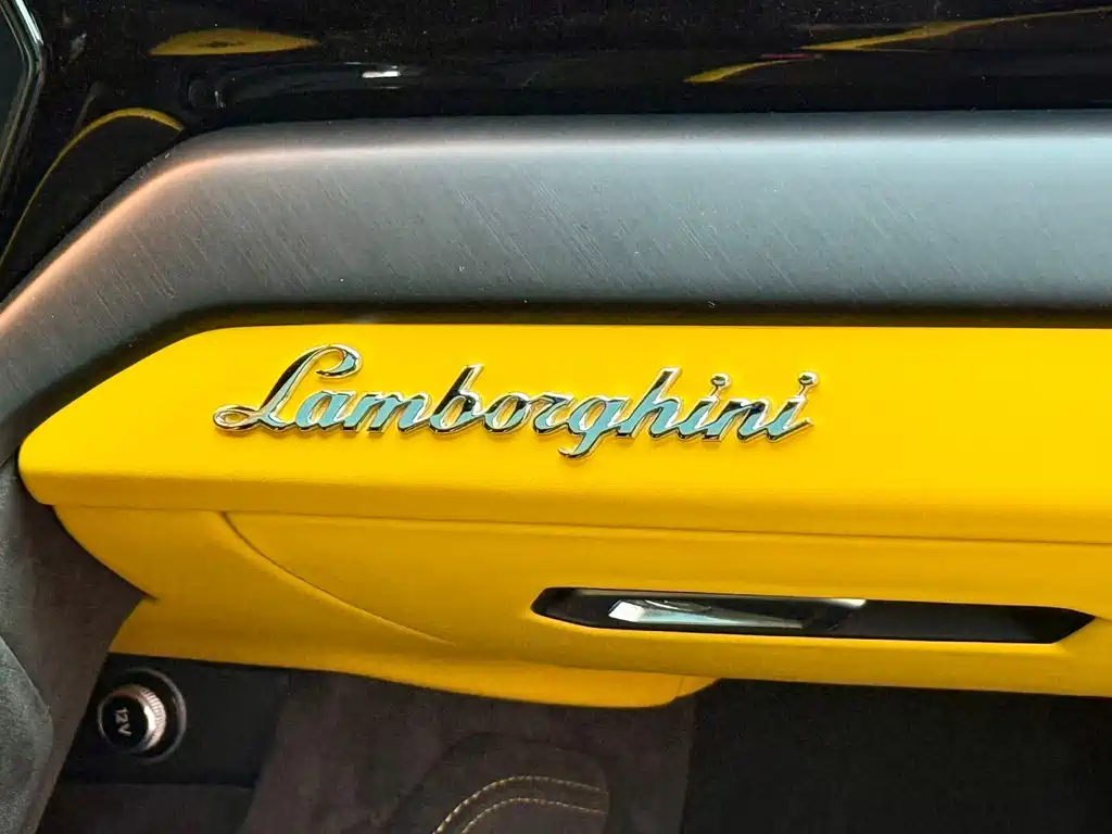 Urus 2023 4.0T V8 S купить на сайте DeffCars