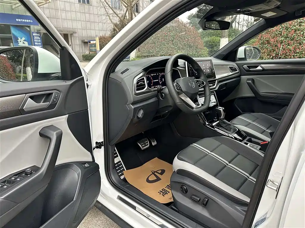 T-ROC 2025 facelift 300TSI DSG two-wheel drive Chenguang version купить на сайте DeffCars