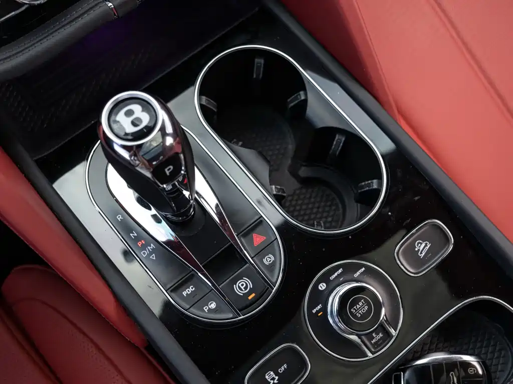 Bentayga plug-in hybrid 2021 3.0T PHEV купить на сайте DeffCars