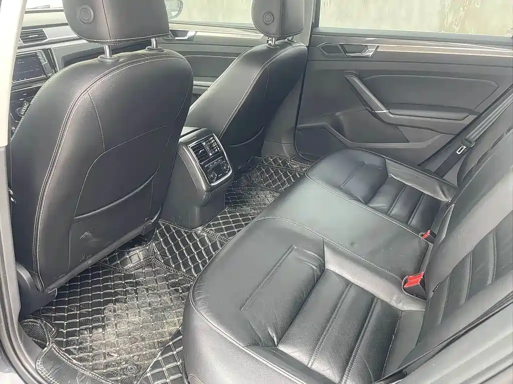 Passat 2017 330TSI DSG Premium Edition купить на сайте DeffCars