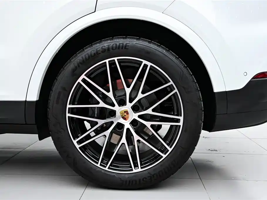 Cayenne New Energy 2024 Cayenne E-Hybrid 2.0T купить на сайте DeffCars