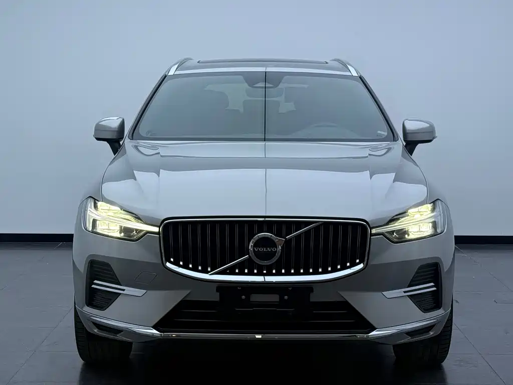Volvo XC60 2023 B5 four-wheel drive Zhiyuan Deluxe Edition купить на сайте DeffCars