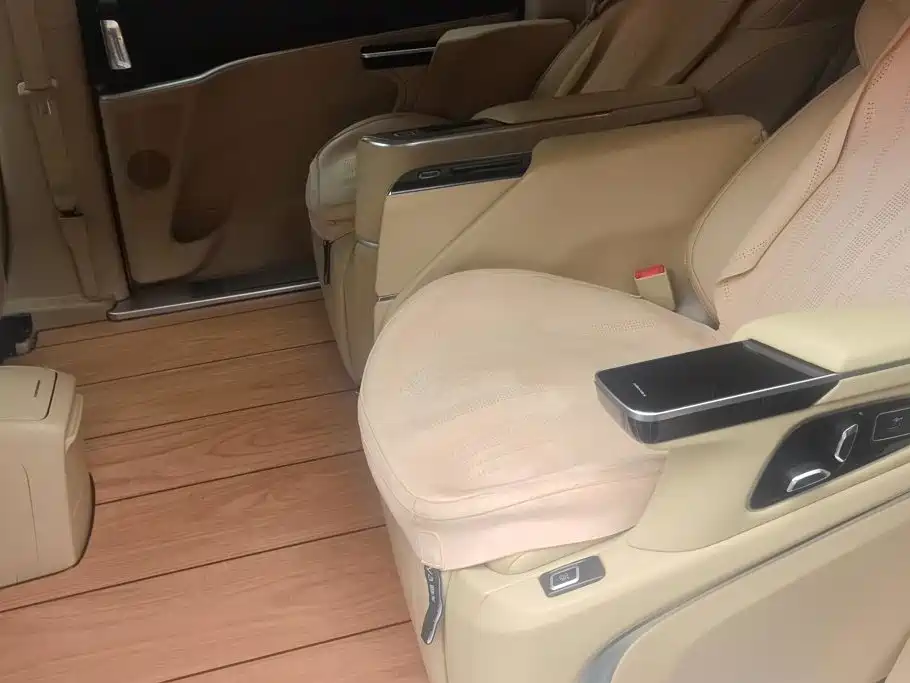 Buick GL8 2022 Land Business Class 652T Luxury купить на сайте DeffCars