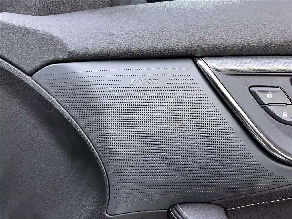 Cadillac CT5 2024 28T Luxury Pro купить на сайте DeffCars