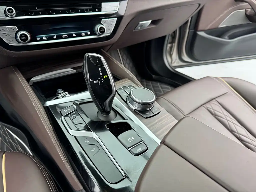 BMW 5 Series 2019 530Li Exclusive Luxury Package купить на сайте DeffCars