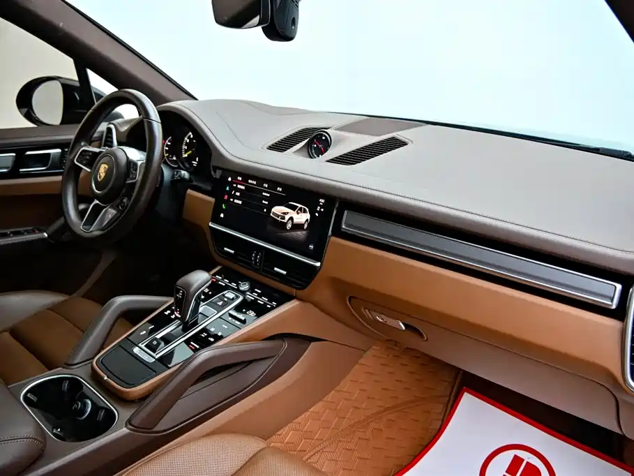 Cayenne New Energy 2023 Cayenne E-Hybrid 2.0T Platinum Edition купить на сайте DeffCars