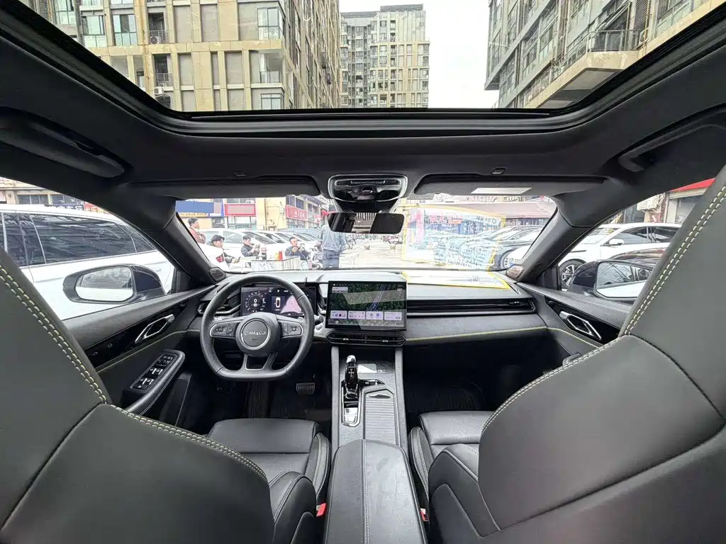 Lynk & Co 03 2023 2.0TD DCT Halo купить на сайте DeffCars