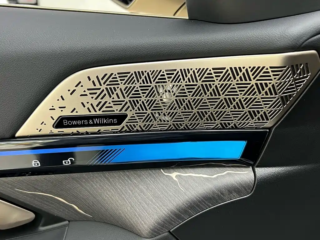 BMW 5 Series 2024 530Li Exclusive M Sports Package купить на сайте DeffCars