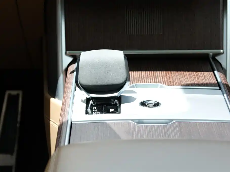 Range Rover 2024 3.0 L6 400PS Model Extended Edition купить на сайте DeffCars