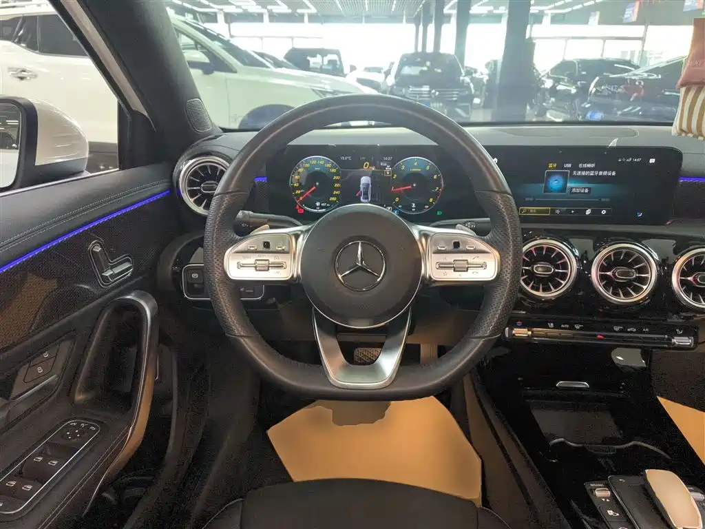 Mercedes-Benz A-Class 2022 Facelift Three A 200 L Sports Sedan Fashionable купить на сайте DeffCars