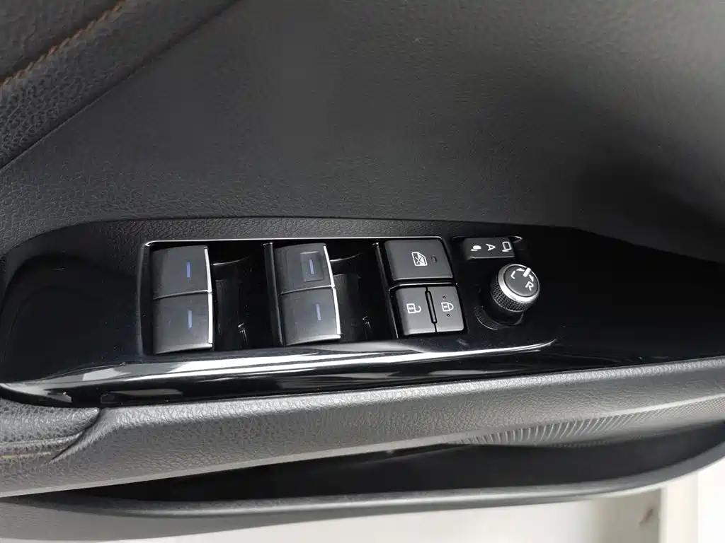 Camry 2021 2.5G Deluxe Edition купить на сайте DeffCars