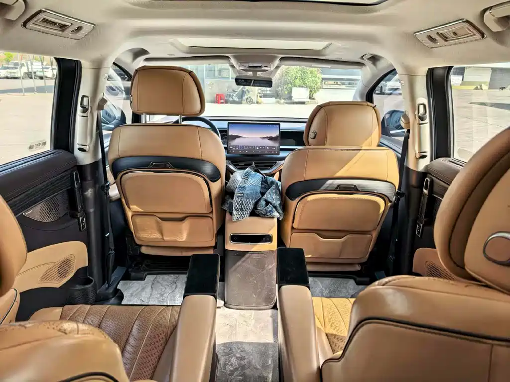 Denza D9 2024 DM-i 980 four-wheel drive premium model купить на сайте DeffCars