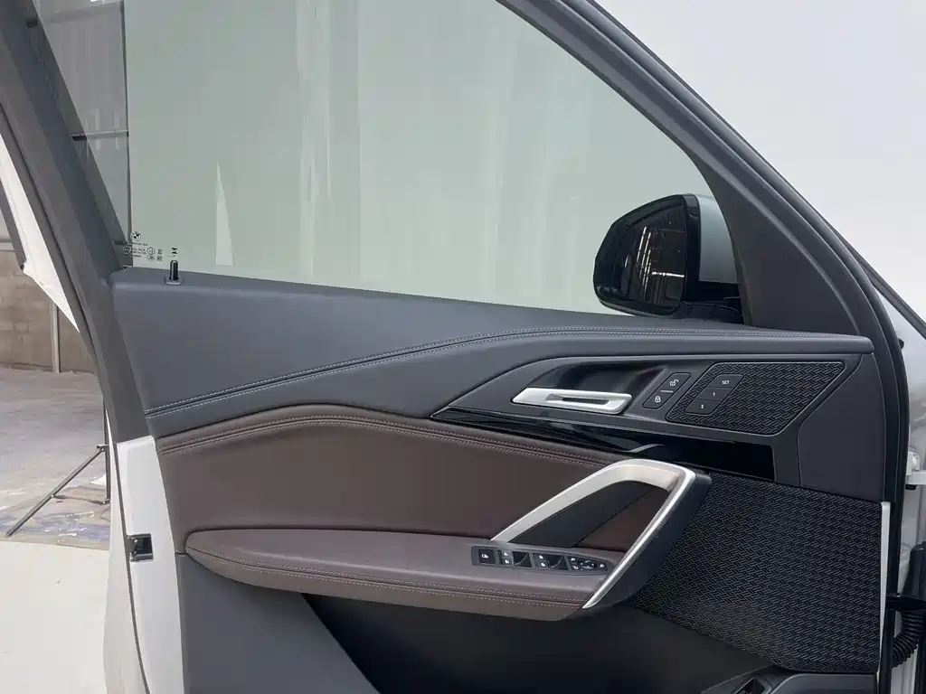 BMW X1 2023 sDrive20Li X Design Package купить на сайте DeffCars