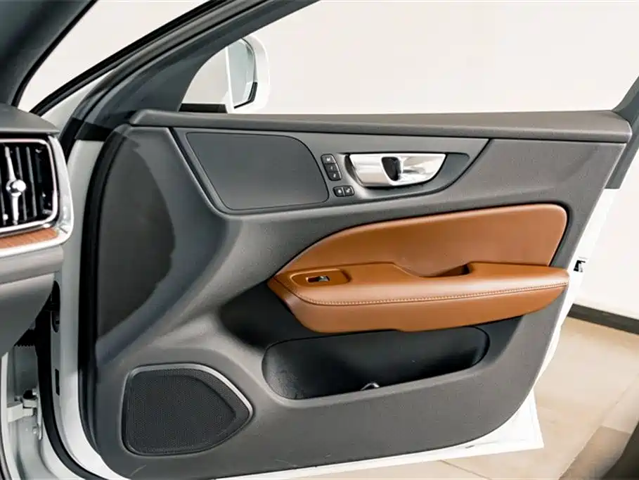 Volvo S60 2024 B4 Zhiyuan Luxury Edition купить на сайте DeffCars