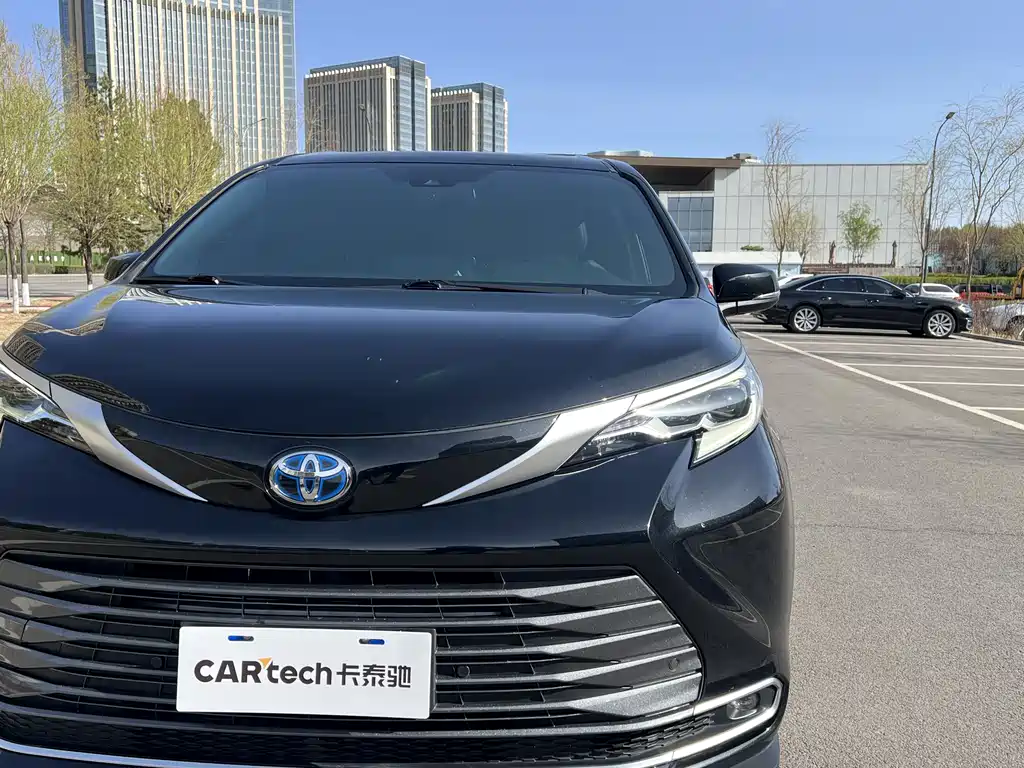 SIENNA 2021 2.5L Hybrid Premium Edition купить на сайте DeffCars