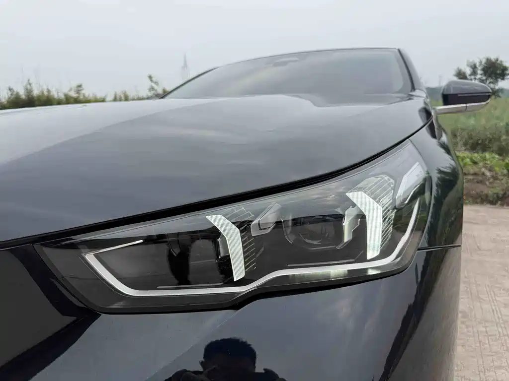 BMW 5 Series 2025 530Li Leading M Sports Package купить на сайте DeffCars