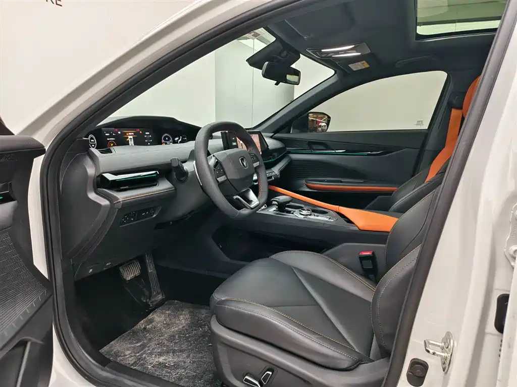 Changan UNI-V 2022 1.5T premium model купить на сайте DeffCars