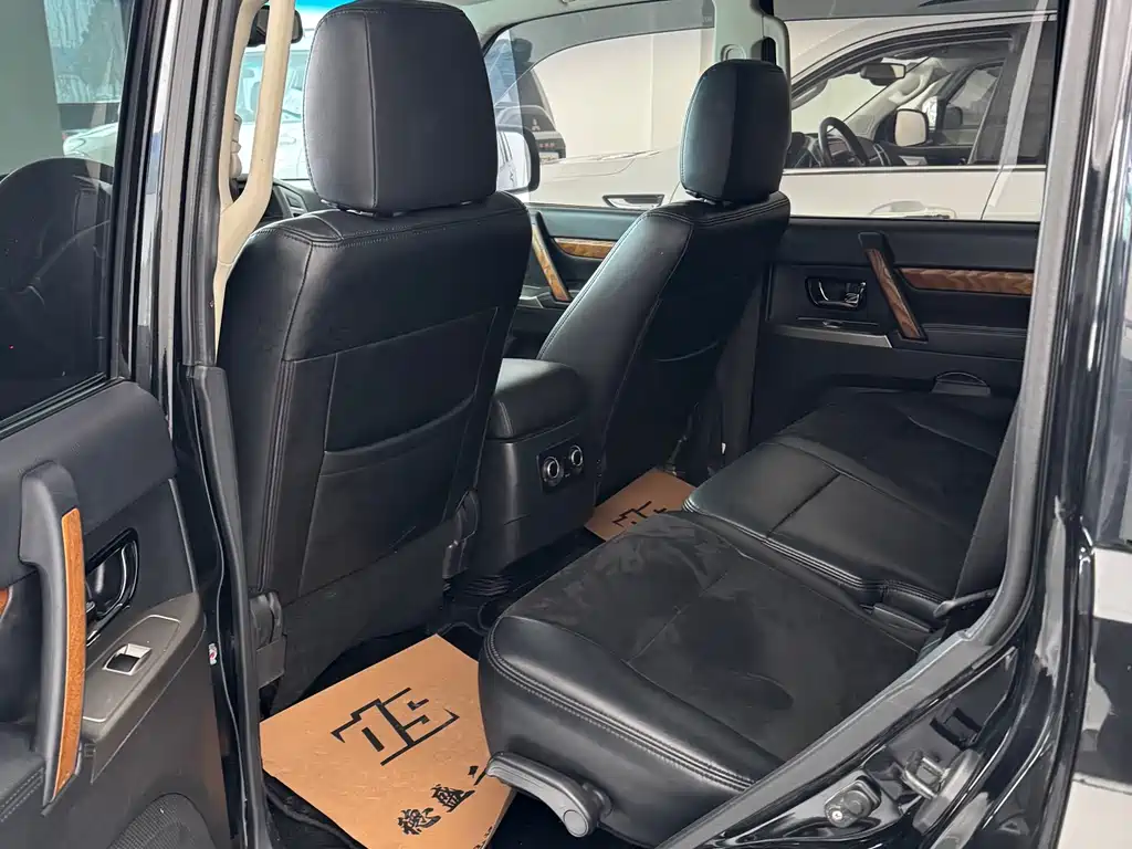 Pajero imported 2019 3.0L automatic standard version купить на сайте DeffCars