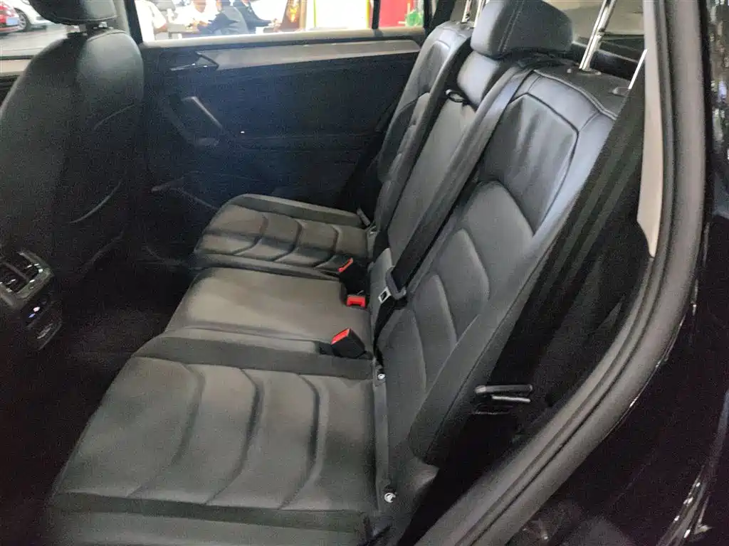 Tiguan L 2020 330TSI automatic two-wheel drive smart luxury version National VI купить на сайте DeffCars