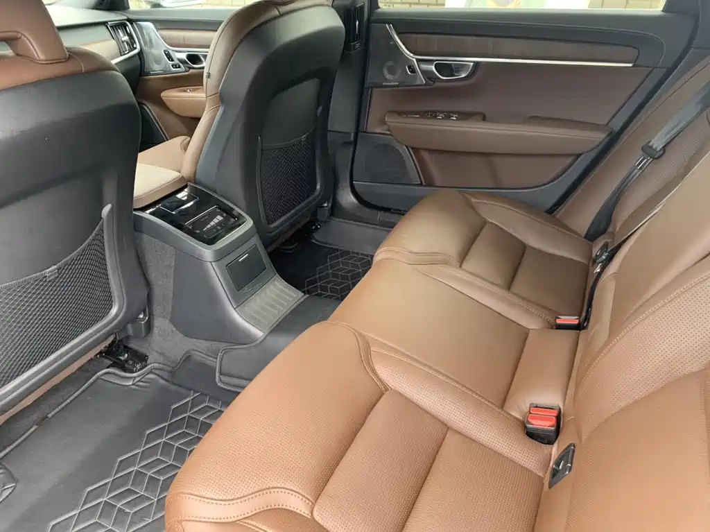 Volvo S90 plug-in hybrid 2024 plug-in hybrid four-wheel drive long range Zhiya luxury version купить на сайте DeffCars