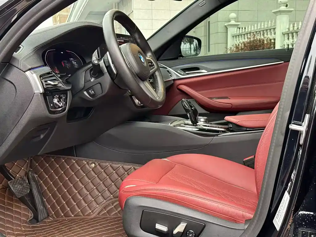 BMW 5 Series 2022 530Li Leading M Sports Package купить на сайте DeffCars