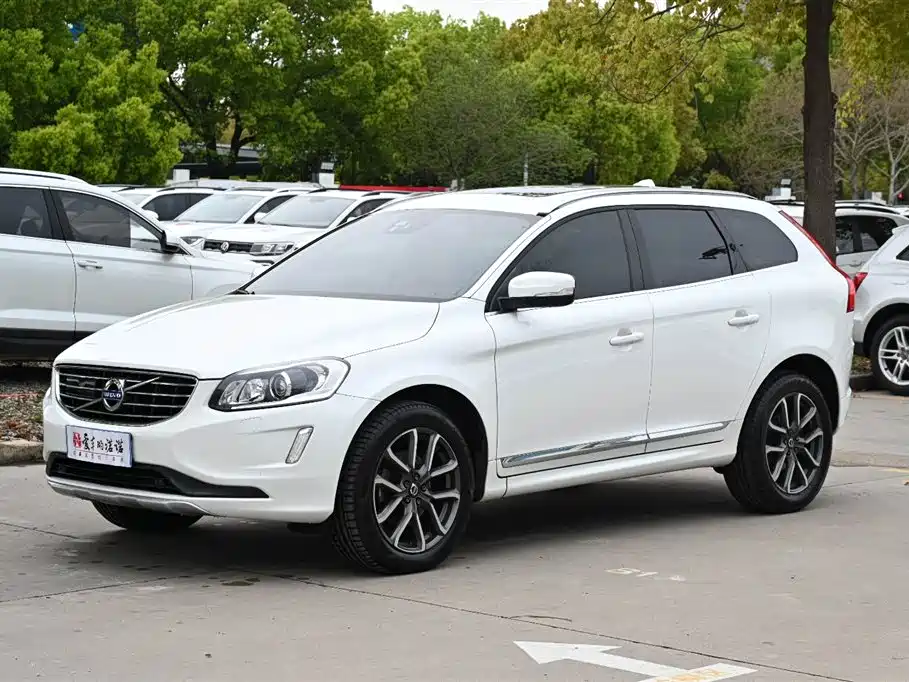 Volvo XC60 2017 T5 AWD Zhiyuan upgraded version купить на сайте DeffCars