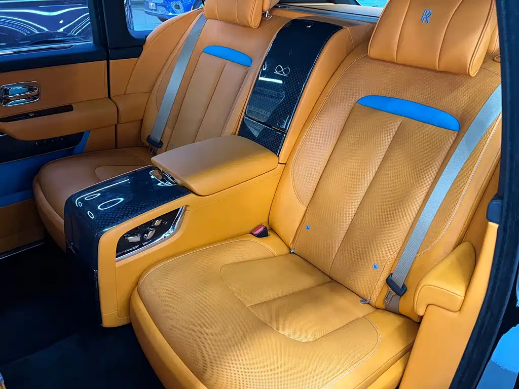 Cullinan 2024 Black Badge купить на сайте DeffCars