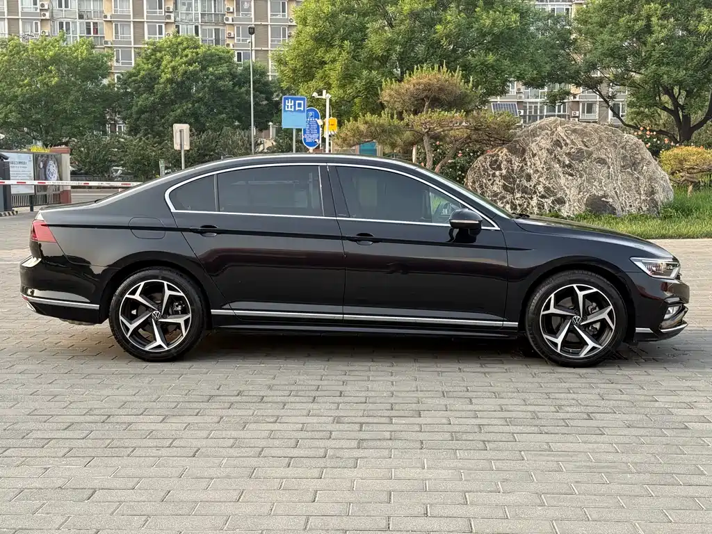 Magotan 2023 2 million commemorative edition 330TSI DSG leading model купить на сайте DeffCars