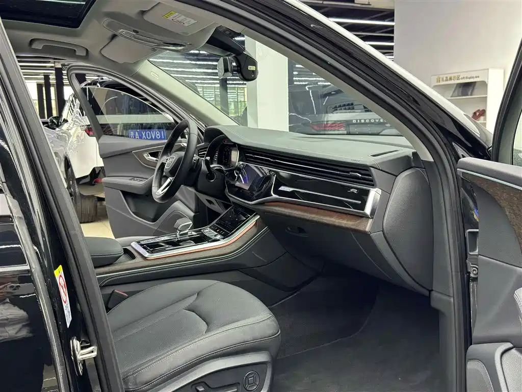 Audi Q7 2024 45 TFSI quattro S line Black Warrior купить на сайте DeffCars