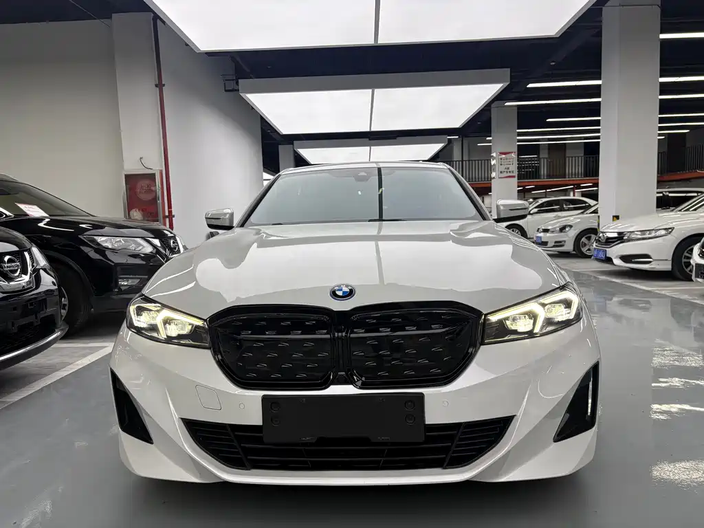 BMW i3 2022 eDrive 35 L купить на сайте DeffCars