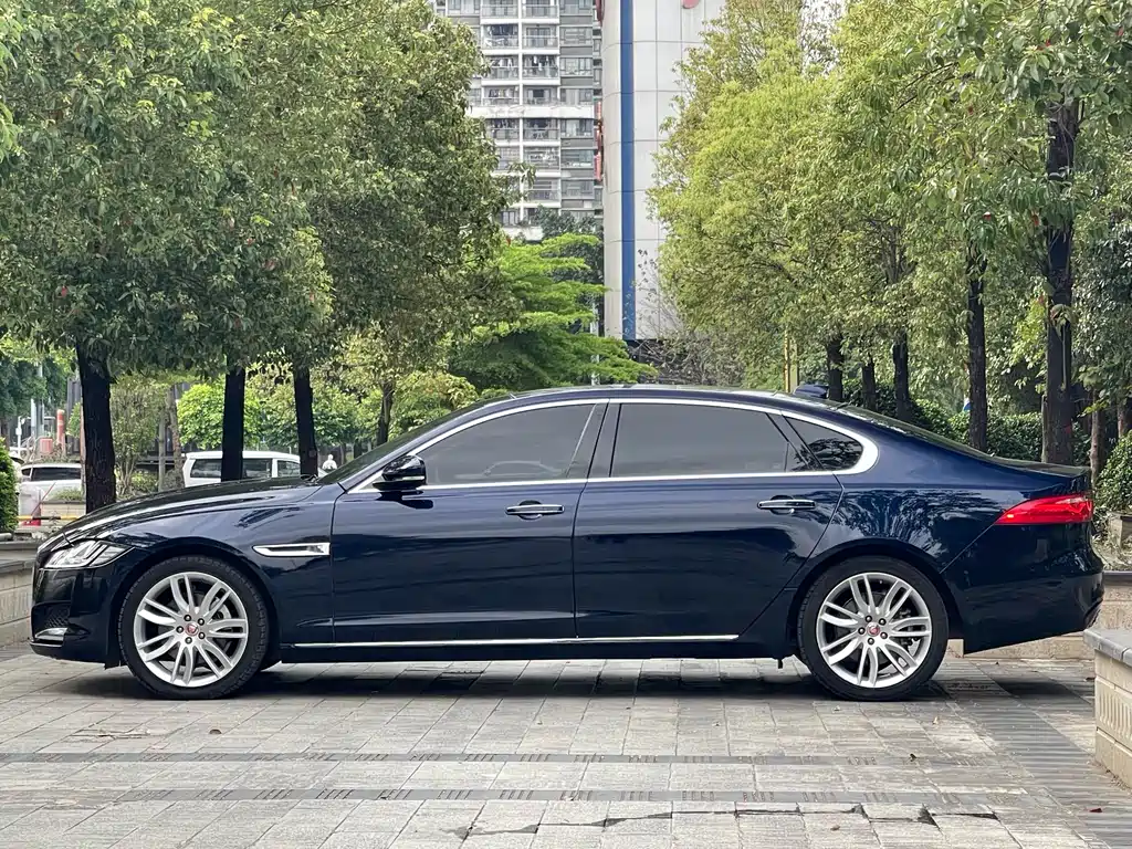 Jaguar XFL 2020 XFL 2.0T P250 four-wheel drive exclusive edition купить на сайте DeffCars