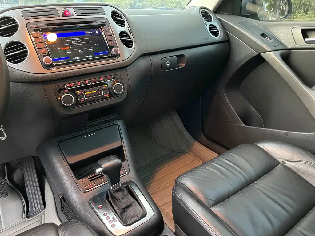 Tiguan 2010 2.0TSI automatic four-wheel drive elite version купить на сайте DeffCars