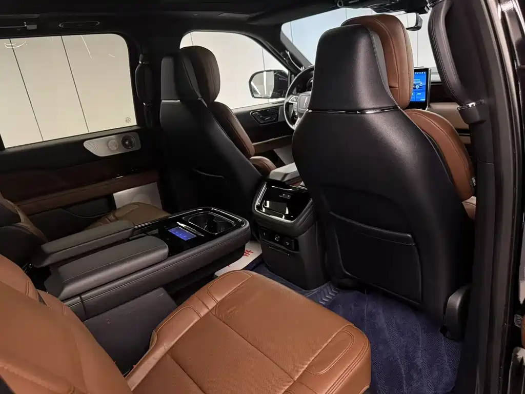 Navigator 2022 3.5T Honor Edition купить на сайте DeffCars