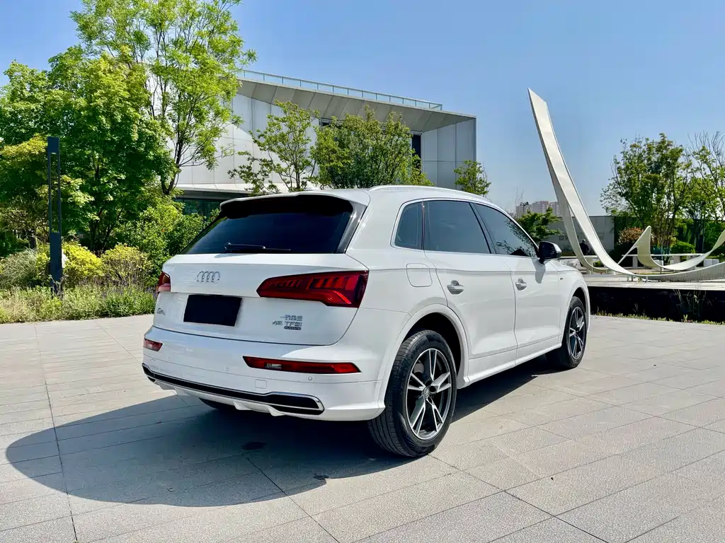 Audi Q5L 2018 45 TFSI Exclusive Fashion Model National V купить на сайте DeffCars