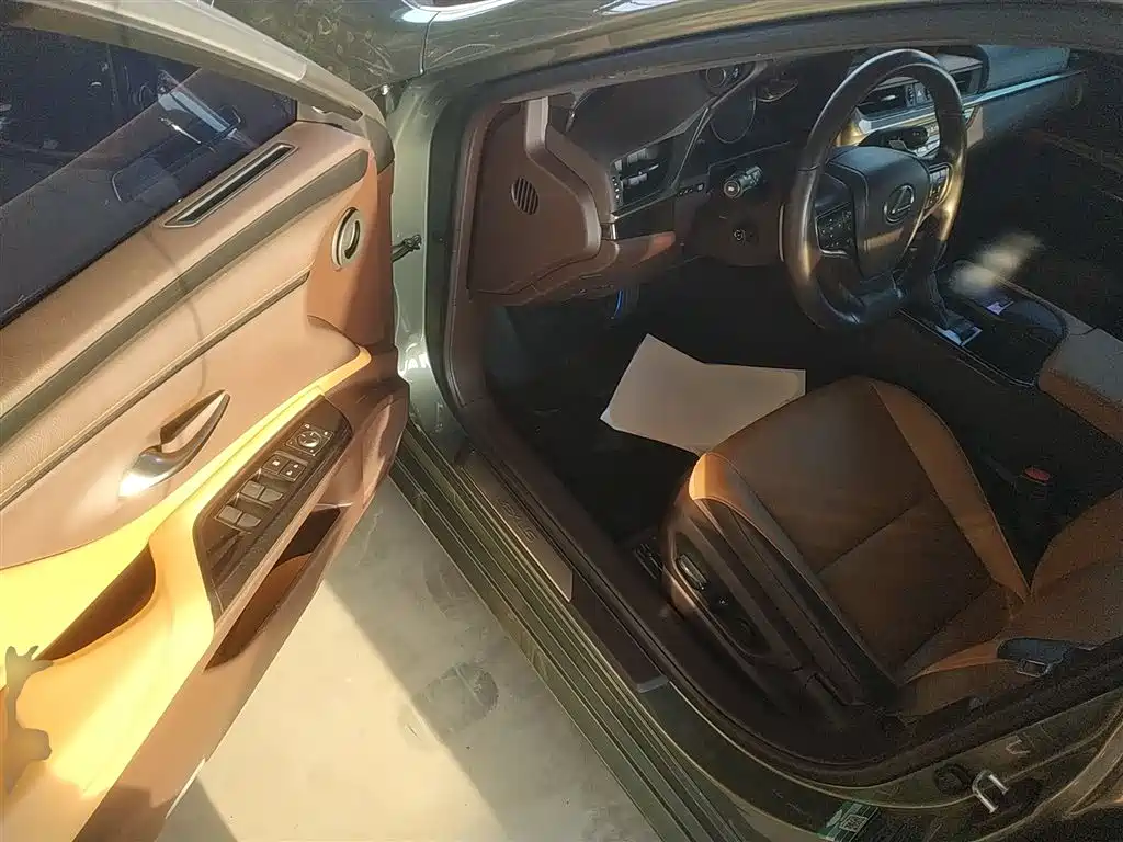 Lexus ES 2020 200 Excellence Edition купить на сайте DeffCars