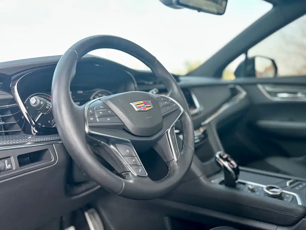 Cadillac XT5 2022 2.0T four-wheel drive luxury model (Hummingbird version) купить на сайте DeffCars