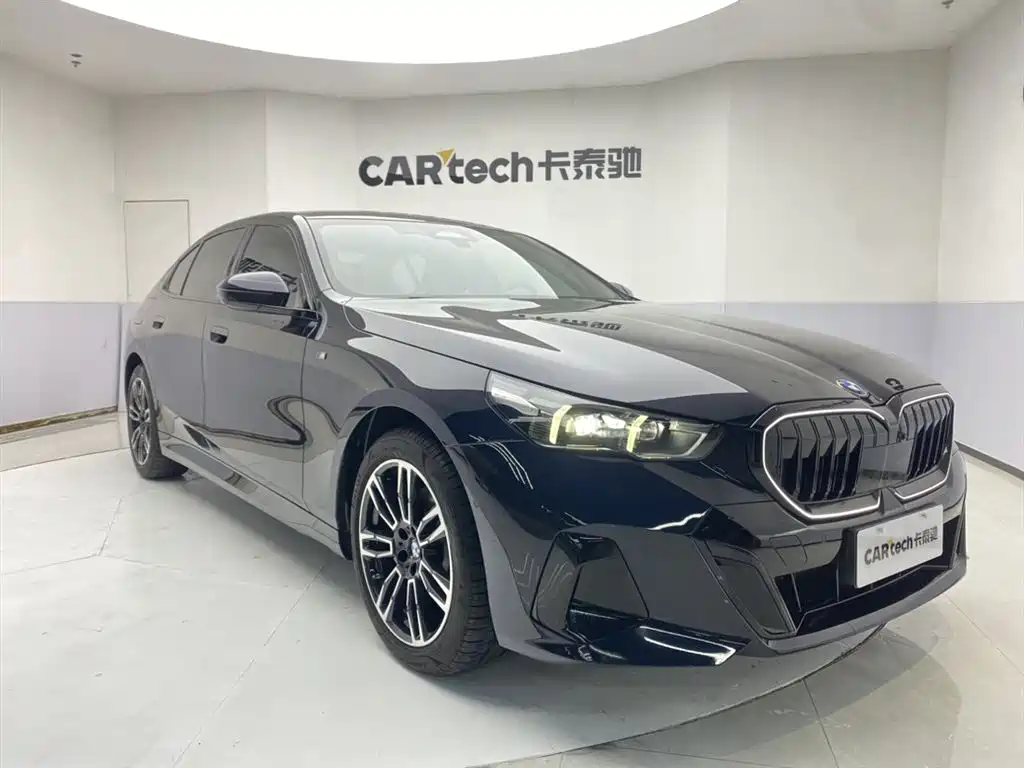 BMW 5 Series 2025 530Li Leading M Sports Package купить на сайте DeffCars