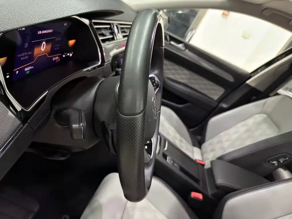 Magotan 2023 2 million commemorative edition 330TSI DSG leading model купить на сайте DeffCars