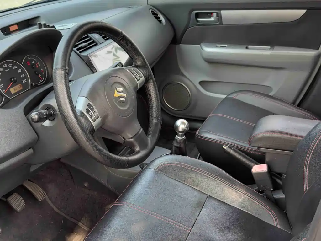 Swift 2013 1.5L manual standard version купить на сайте DeffCars