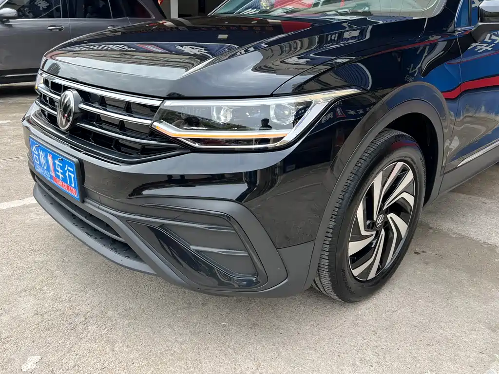 Tiguan L 2025 Outstanding Model 300TSI Automatic Two-wheel Drive Dragon Edition купить на сайте DeffCars