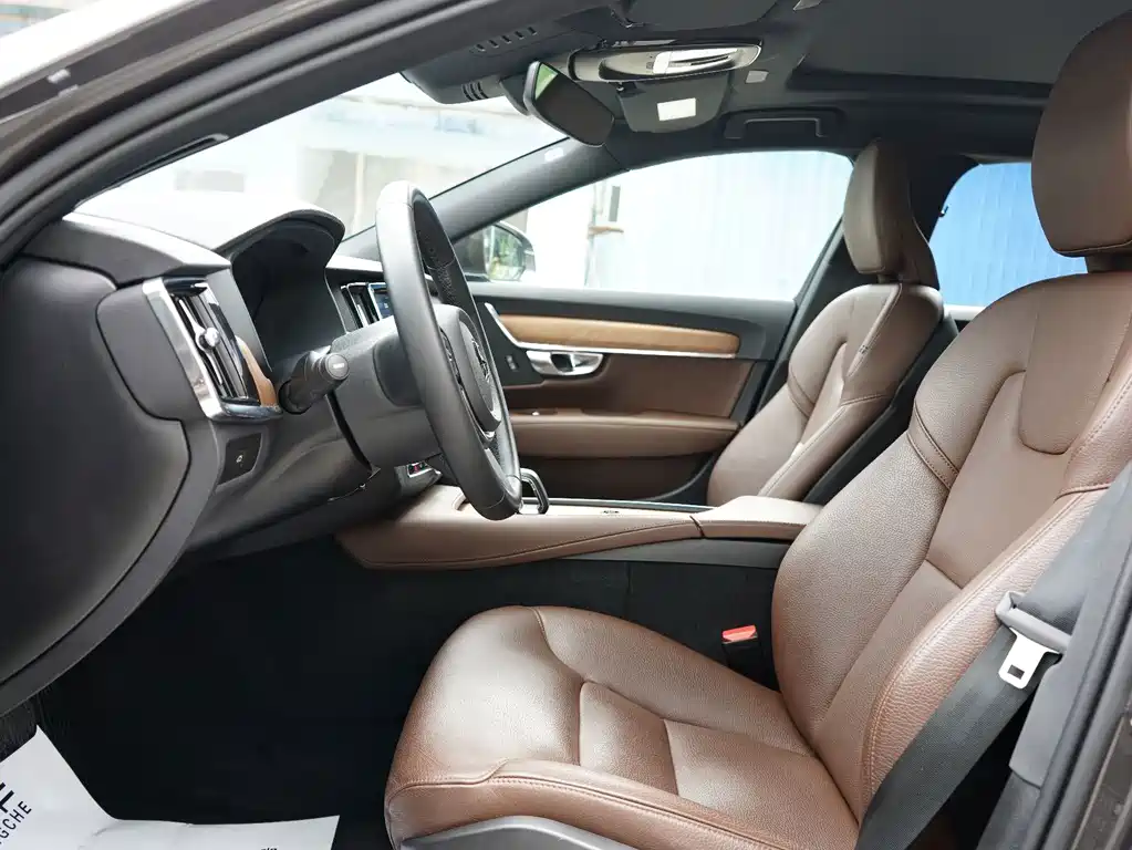 Volvo S90 2024 B5 Zhiyi Luxury Edition купить на сайте DeffCars