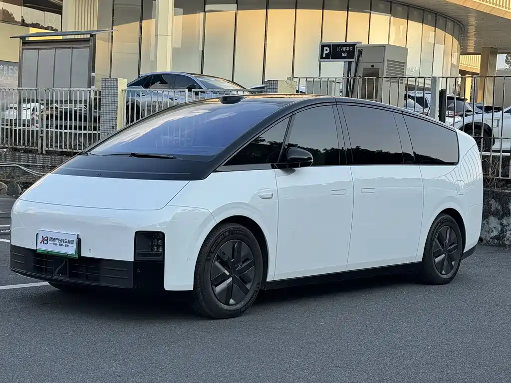 Ideal MEGA 2025 Home Family Special Edition купить на сайте DeffCars
