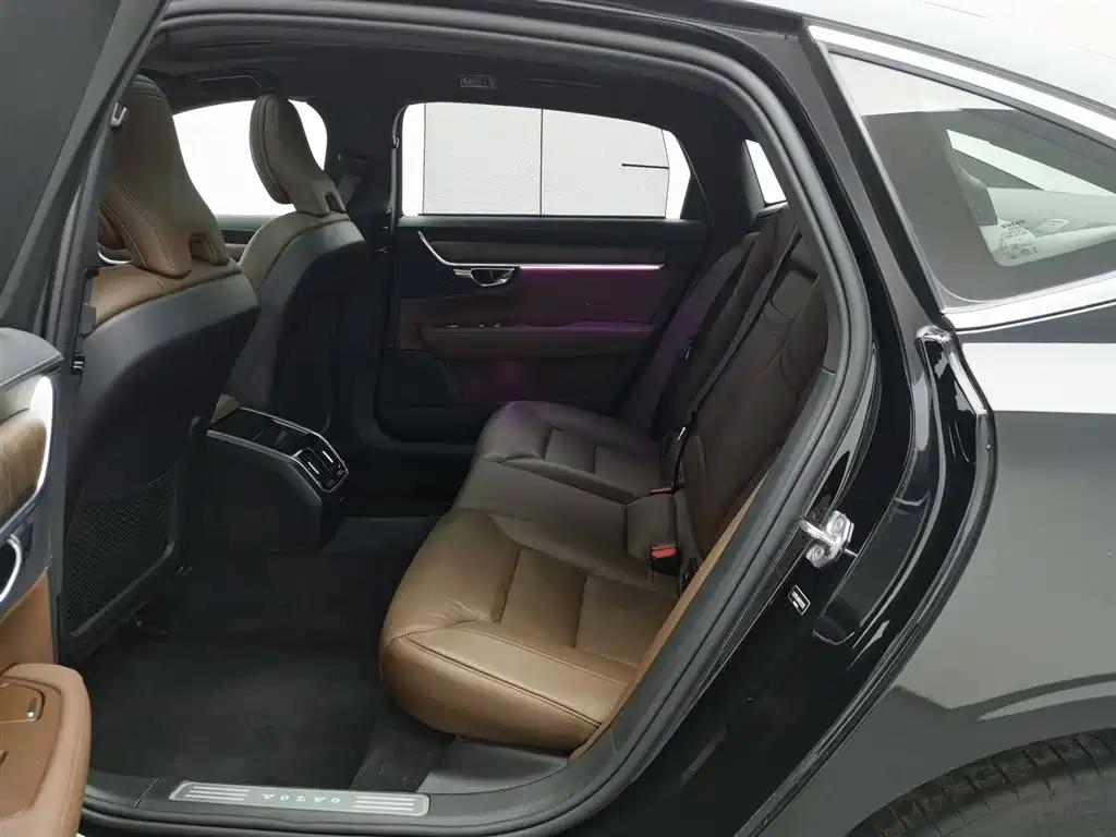 Volvo S90 2021 B5 Zhiyuan Luxury Edition купить на сайте DeffCars