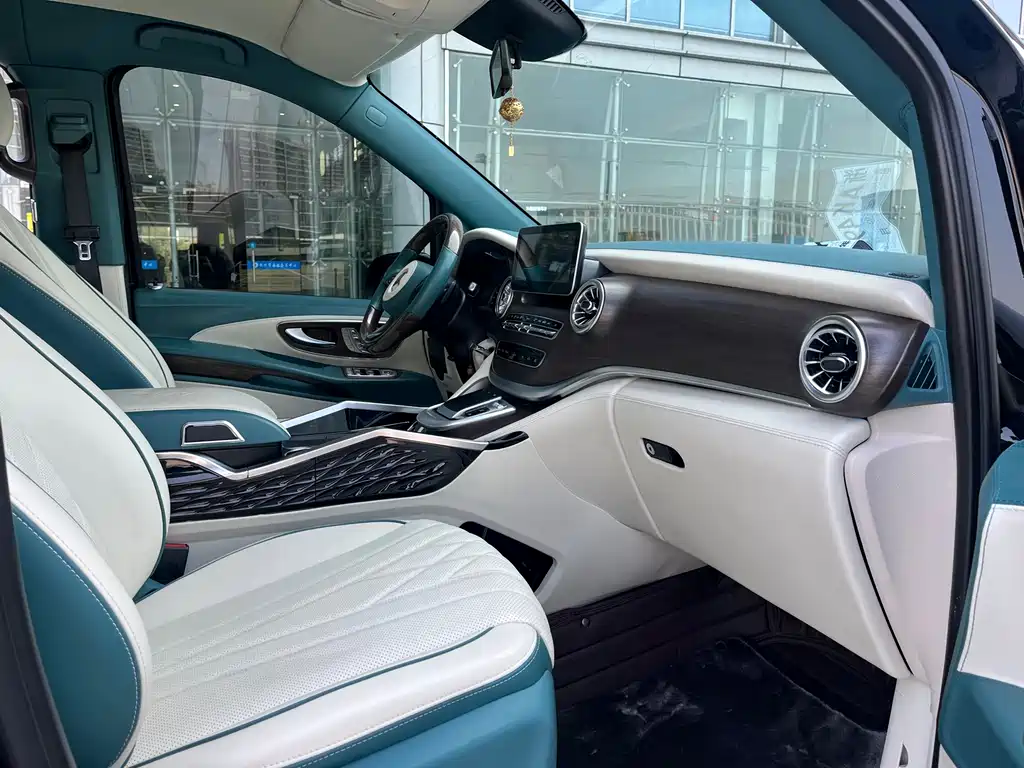 Vito 2023 2.0T Business Edition 7 seats купить на сайте DeffCars