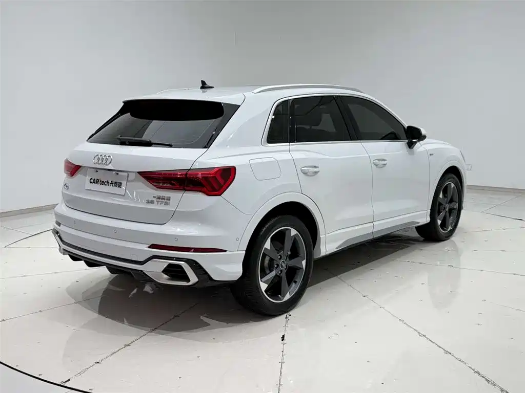 Audi Q3 2024 35 TFSI Fashionable and Dynamic купить на сайте DeffCars