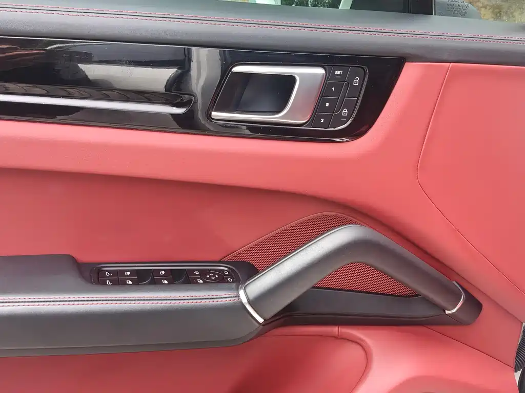 Cayenne 2022 Cayenne Coupé 3.0T Platinum Edition купить на сайте DeffCars