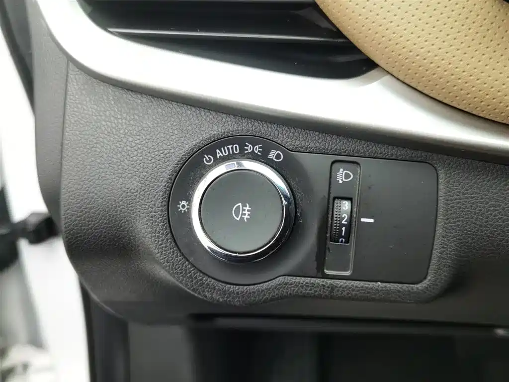 Cruze 2022 320 Automatic Sunroof Edition купить на сайте DeffCars