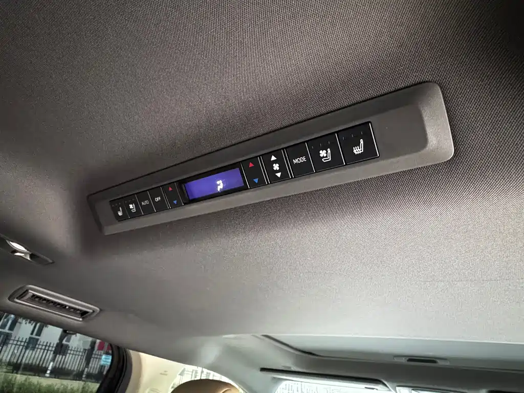 SIENNA 2021 2.5L Hybrid Premium Edition купить на сайте DeffCars