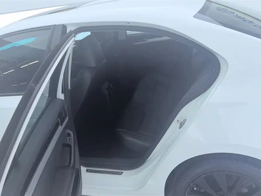 Sagitar 2017 180TSI Automatic Premium Edition купить на сайте DeffCars